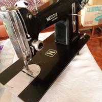 macchina da cucire Necchi 