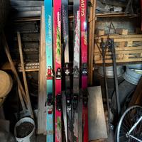 4 paia di sci con attacchi a 35€