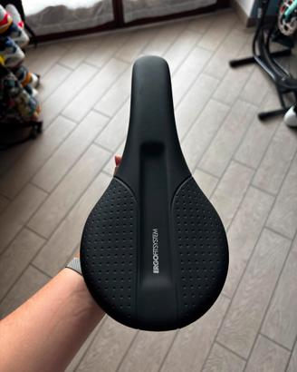 SELLA NUOVA BICI COMFORT TRIBAN RC(decathlon)