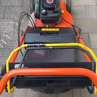 Tagliaerba a scoppio