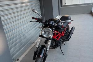 Ducati monster 695