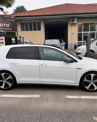VOLKSWAGEN Golf 2.0 TDI 5p. 150CV R-LINE