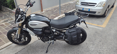 Ducati Scarmbler 1100