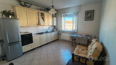 Vigevano, luccicante bilocale fronte Parco Parri