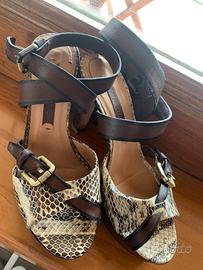 Sandali The seller