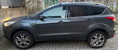 FORD Kuga 2.0 TDCI 150 CV 4WD Powershift Titanium