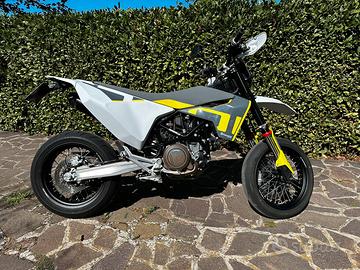 Husqwarna 701 Supermoto