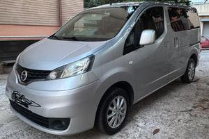 Minivan Nissan 1500 cc buone condizioni