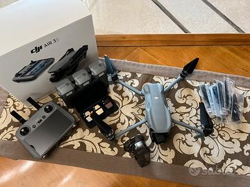 Drone DJI AIR 3s FLY MORE COMBO - RC2 con schermo