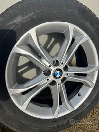 Cerchi in lega BMW con gomme invernali BRIDGESTONE