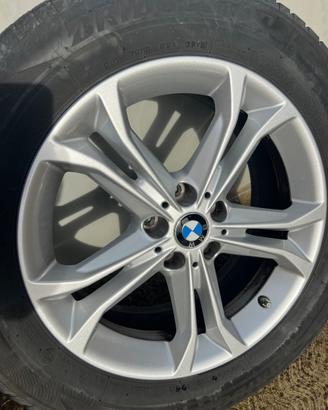 Cerchi in lega BMW con gomme invernali BRIDGESTONE