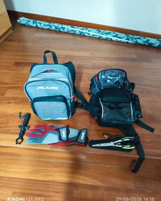 Attrezzatura da pesca a spinning nuova