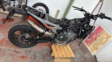 Smembro duke 790 2019 POCHI KM