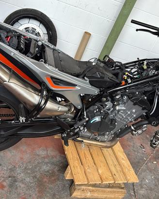 Smembro duke 790 2019 POCHI KM