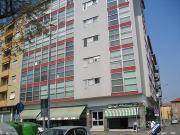 Ampia stanza singola in centro appartamento ristru