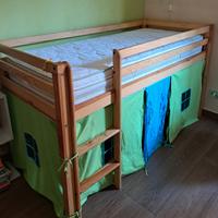 Letto rialzato in legno con materasso 