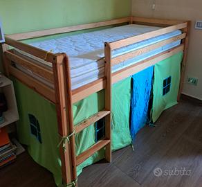 Letto rialzato in legno con materasso 