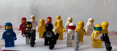 Lego classic soace anni ‘80. 15 Minifigure
