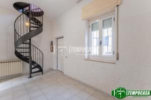 LUMINOSO BILOCALE SENZA SPESE CONDOMINIALI IN CENT