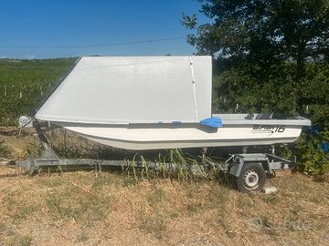 Barca con carrello da pesca