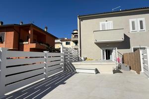 3 LOCALI A CARMIGNANO