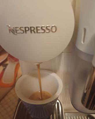 macchina caffè nespresso lattissima 