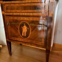 mobiletto stile maggiolini 