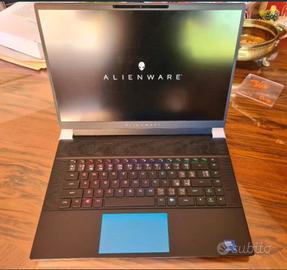 Alienware x16 R2 32GB RTX 4090(175wat)