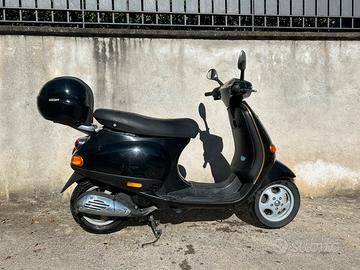 Vespa ET2 nera