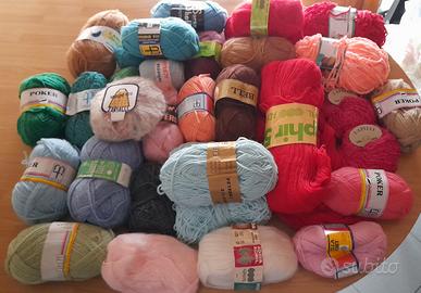 Lotto di 41 gomitoli lana e ciniglia