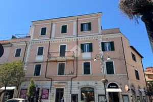 4 LOCALI A GENZANO DI ROMA