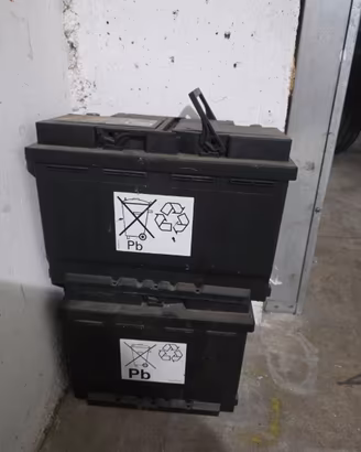 Batterie esauste auto Nissan Qashai e Ford Fiesta
