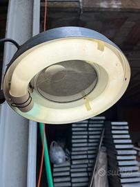 Lampada da estetista