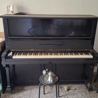 Pianoforte Hauptmann verticale in legno di mogano