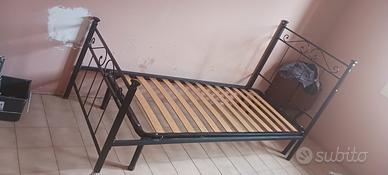 Letto singolo in ferro battuto 