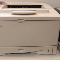 2 Stampanti  LaserJet di cui una a colori.