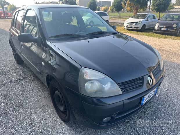 RENAULT Clio anno 2005 neopatentati 158 114km