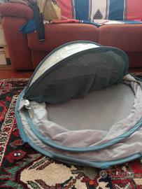 tenda spiaggia o parco neonato