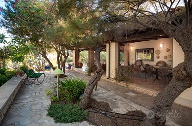 Villa 8 posti fronte mare a kaucana