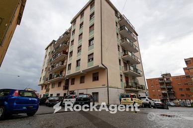 QUADRILOCALE AMPIA METRATURA STABILE SIGNORILE CON