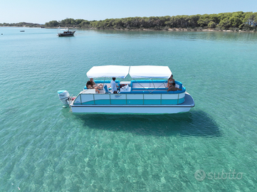 Latino Pontoon Boat