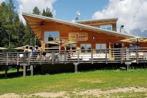 Attività / Licenza di 404 m² con più di 5 locali a