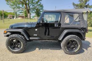 Jeep Wrangler 2.5 Soft top 4 posti