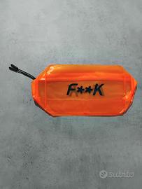 pochette color arancio marchio F**k