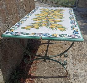 Tavolo artigianale Vietri sul Mare dipinto a mano 