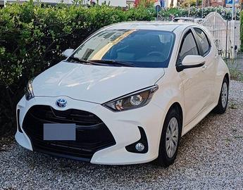 Yaris Active full hybrid 2023