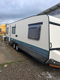 Roulotte Adria 9 metri