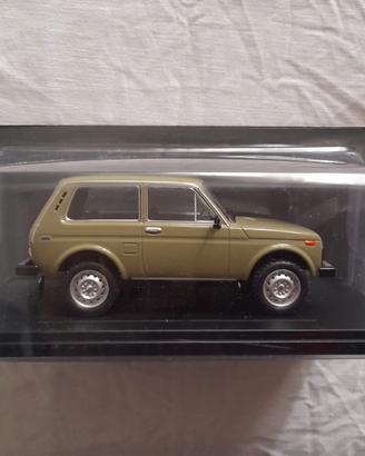LADA NIVA ANNO 1990 SCALA 1-24