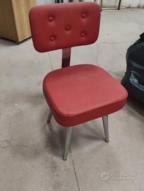 sedie in pelle rossa 