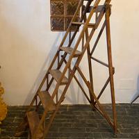 Scala in legno da biblioteca dei  primi del ‘900